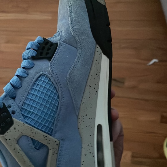 AIR JORDAN UNC 4s - Picture 4 of 4